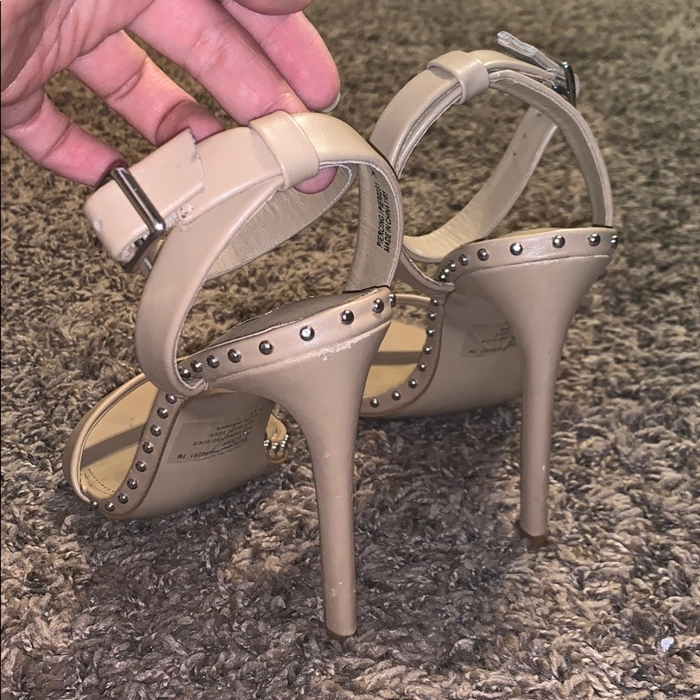 Steve Madden Nude - Picture 2 of 2